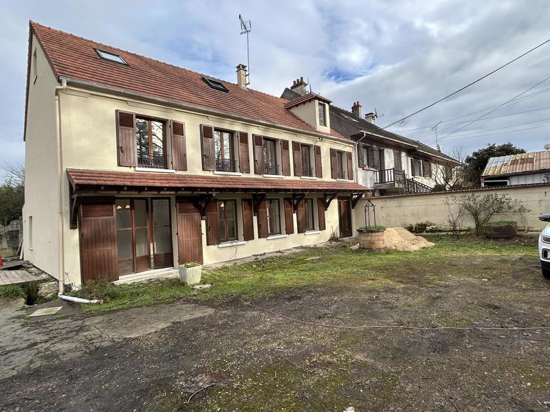 Villa - 130 m² - 8 pièces