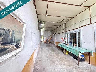 Maison - 250 m² - 9 pièces