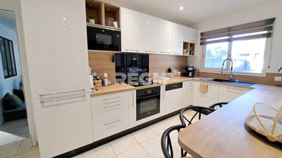 Maison - 180 m² - 6 pièces