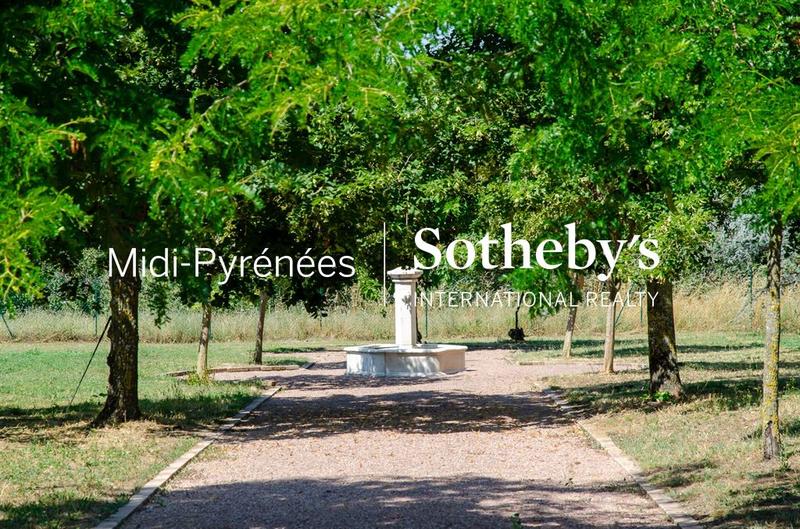 Maison - 498 m² - 14 pièces