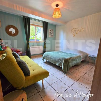 Maison traditionnelle - 154 m² - 6 pièces