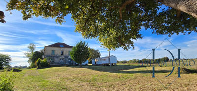 Maison - 200 m² - 9 pièces