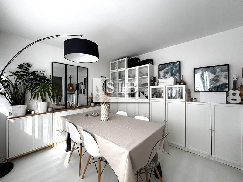 Appartement - 80 m² - 4 pièces