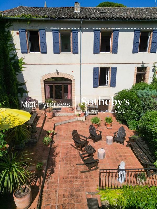 Maison de ville - 336 m² - 10 pièces