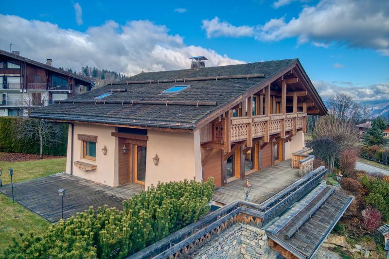 Châlet - 417 m² - 15 pièces