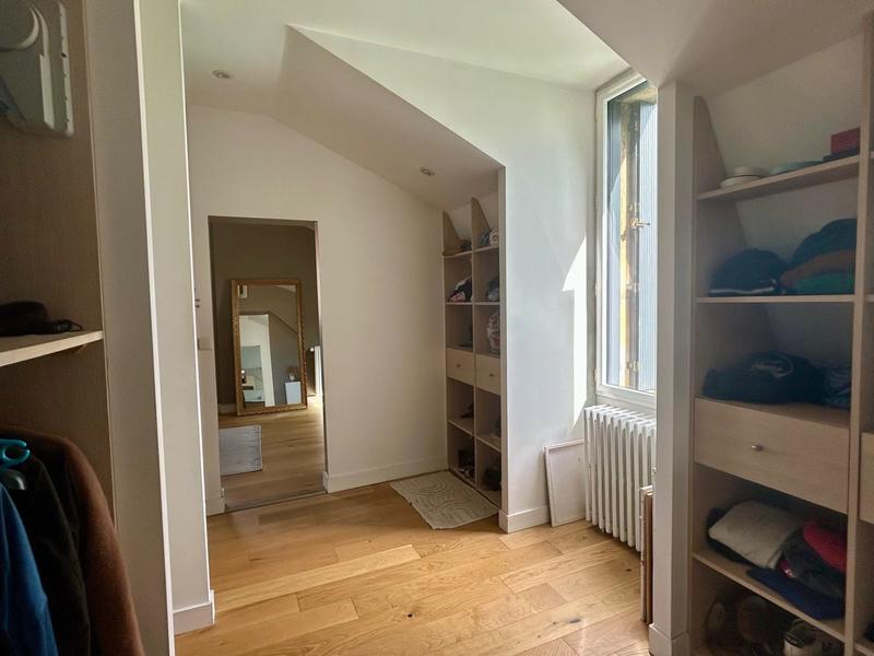 Maison - 215 m² - 7 pièces