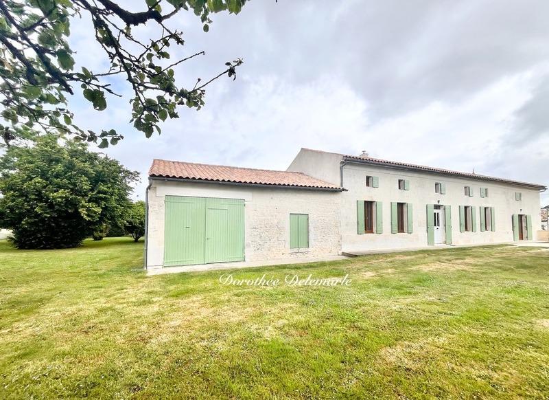 Maison - 298 m² - 9 pièces