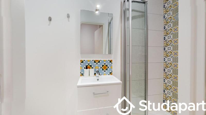 Chambre - 11 m² - 1 pièce