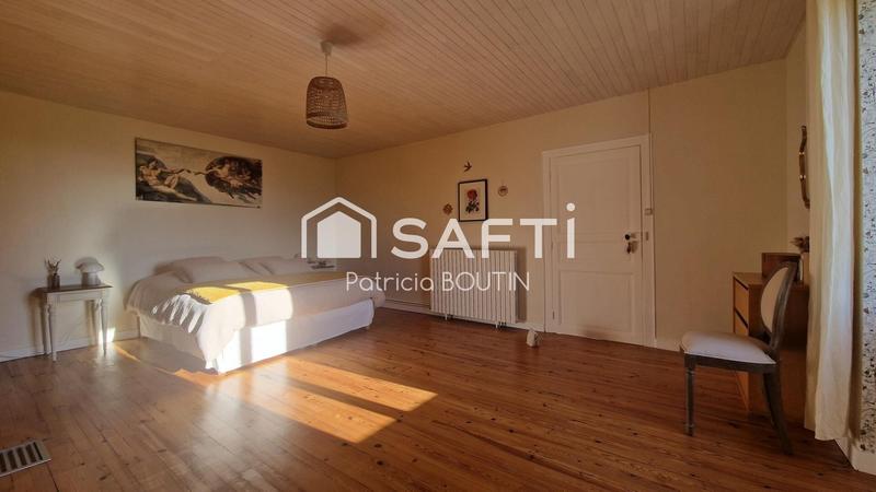 Maison - 204 m² - 7 pièces