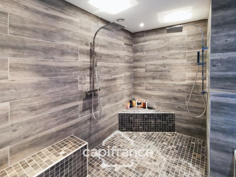 Maison de village - 201 m² - 10 pièces