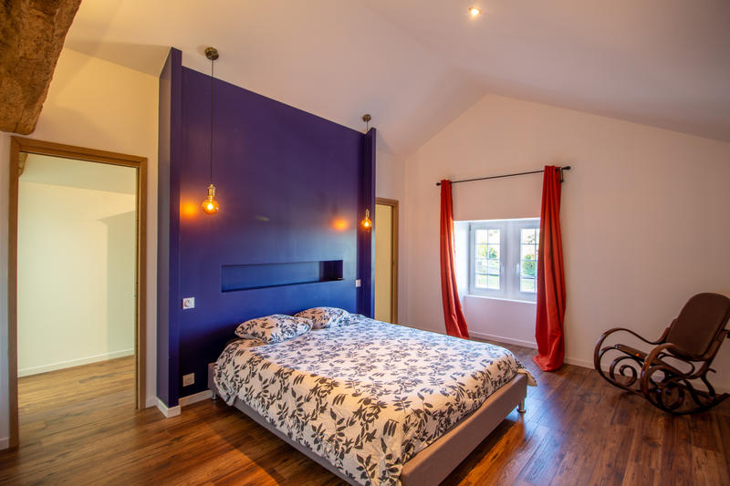 Maison - 360 m² - 9 pièces