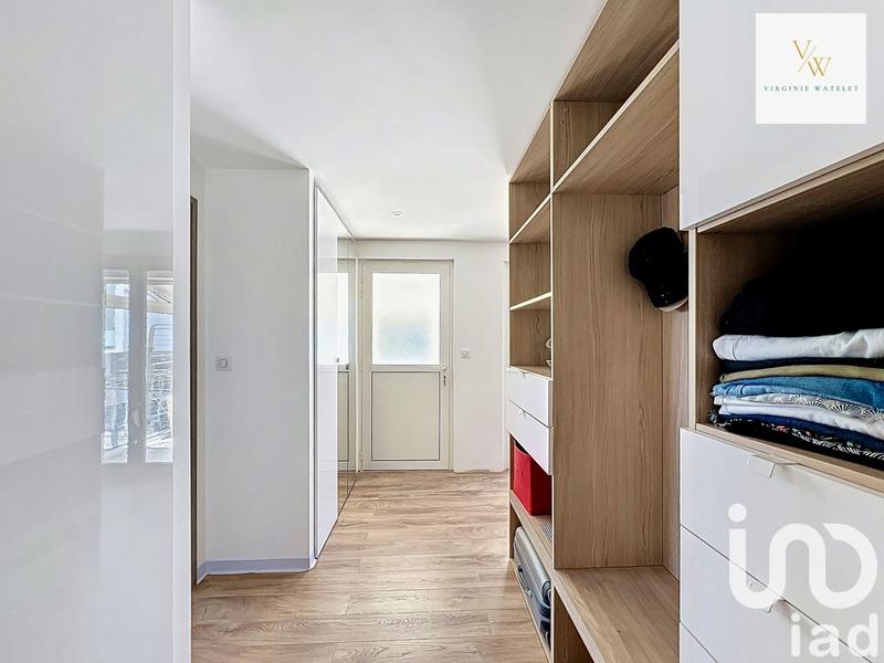 Maison - 222 m² - 7 pièces