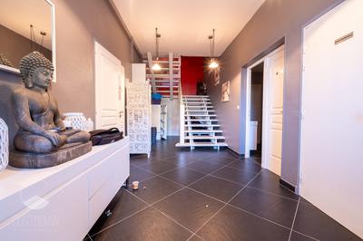 Maison - 650 m² - 15 pièces