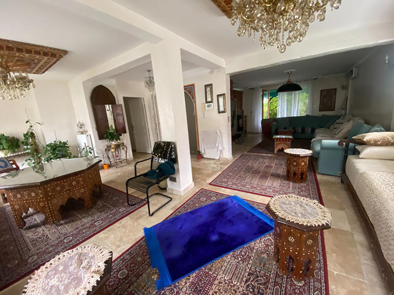 Maison - 243 m² - 7 pièces