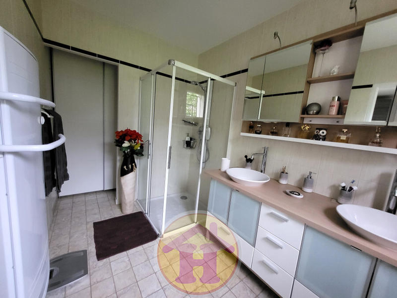 Maison - 165 m² - 6 pièces