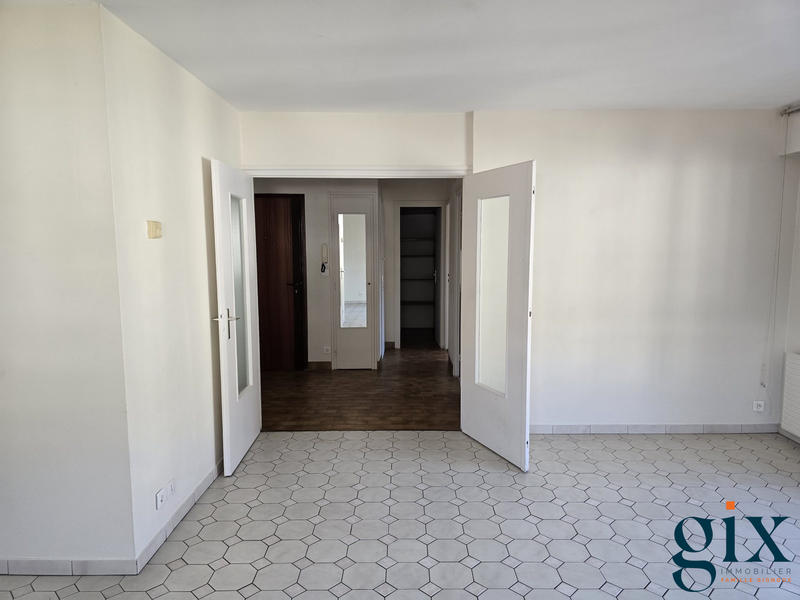 Appartement - 77 m² - 3 pièces