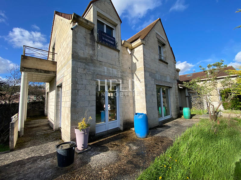 Maison - 316 m² - 9 pièces