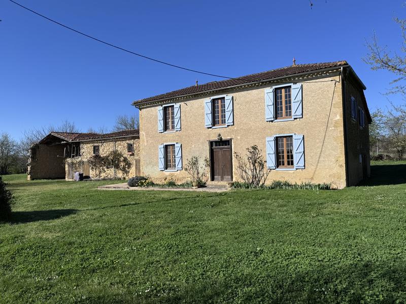 Maison - 205 m² - 7 pièces