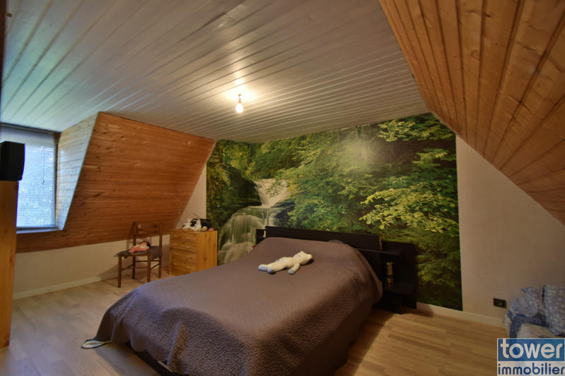 Maison - 228 m² - 8 pièces