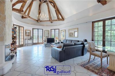 Maison - 138 m² - 5 pièces