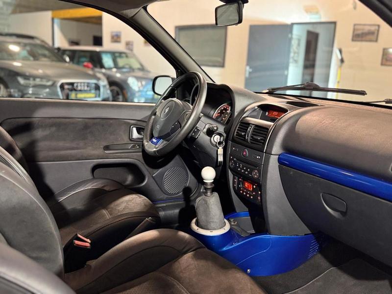 Renault Clio II Phase 2 V6 3.0i 255ch n°18/1309, Régulateur de vitesse, Climatisation, Feux xénons