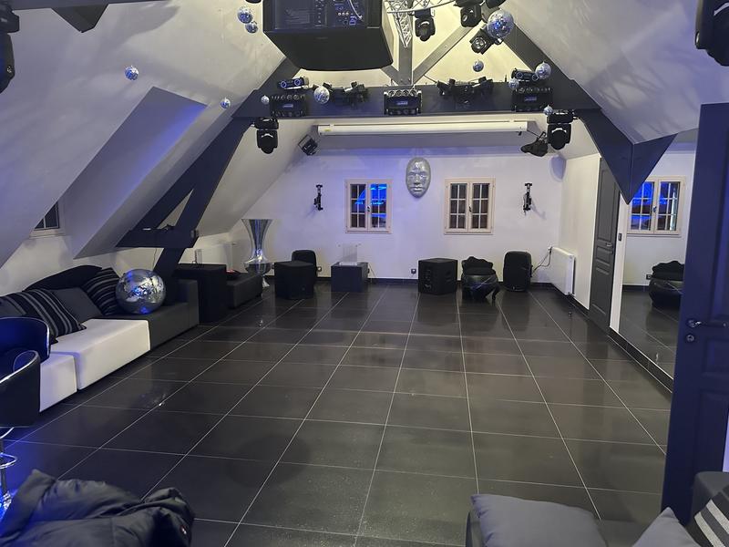 Maison - 450 m² - 15 pièces