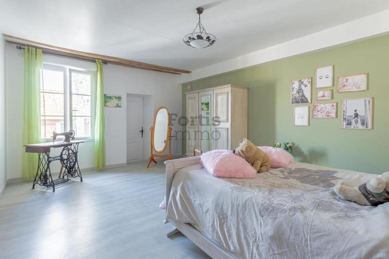 Corps de ferme - 353 m² - 11 pièces