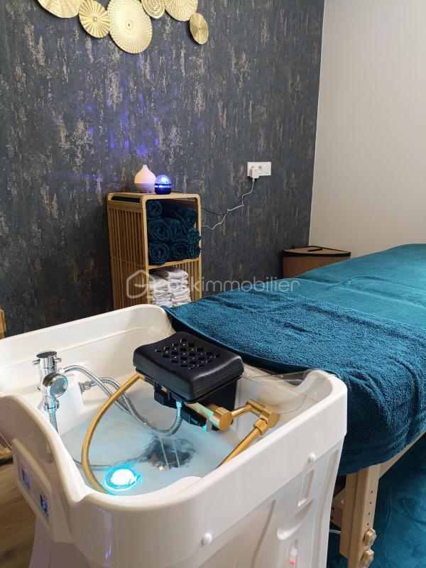 Local commercial - 226 m² - 10 pièces