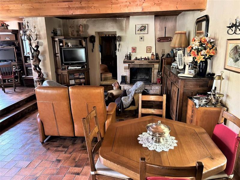 Propriété - 220 m² - 8 pièces