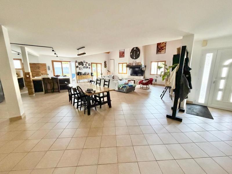 Maison - 298 m² - 5 pièces