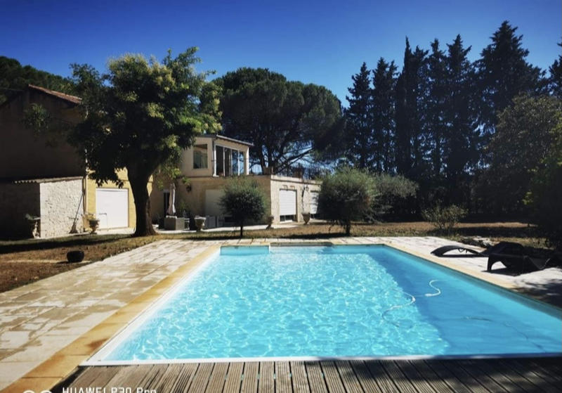 Maison - 325 m² - 9 pièces