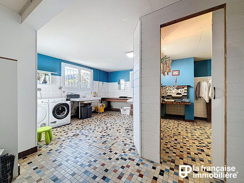 Maison - 218 m² - 8 pièces