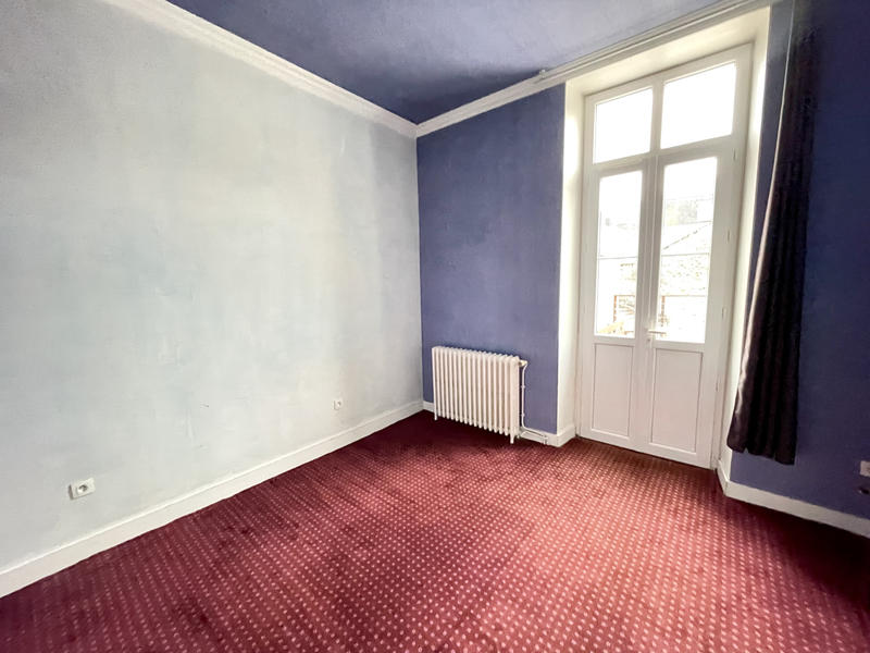 Maison - 250 m² - 11 pièces