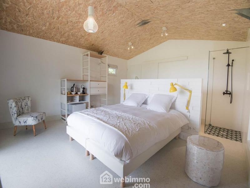 Maison - 737 m² - 20 pièces