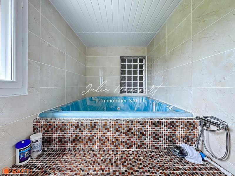 Maison - 266 m² - 7 pièces