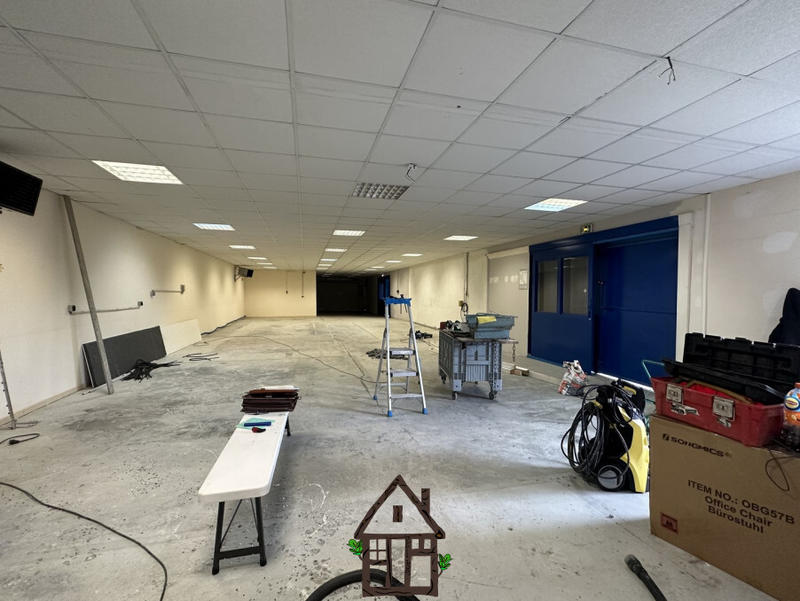 Local commercial - 230 m²