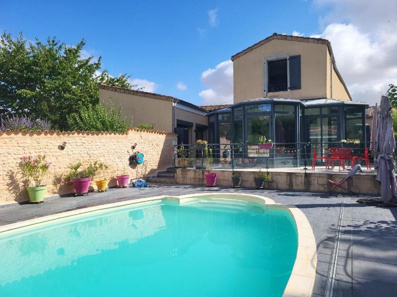 Maison - 269 m² - 10 pièces