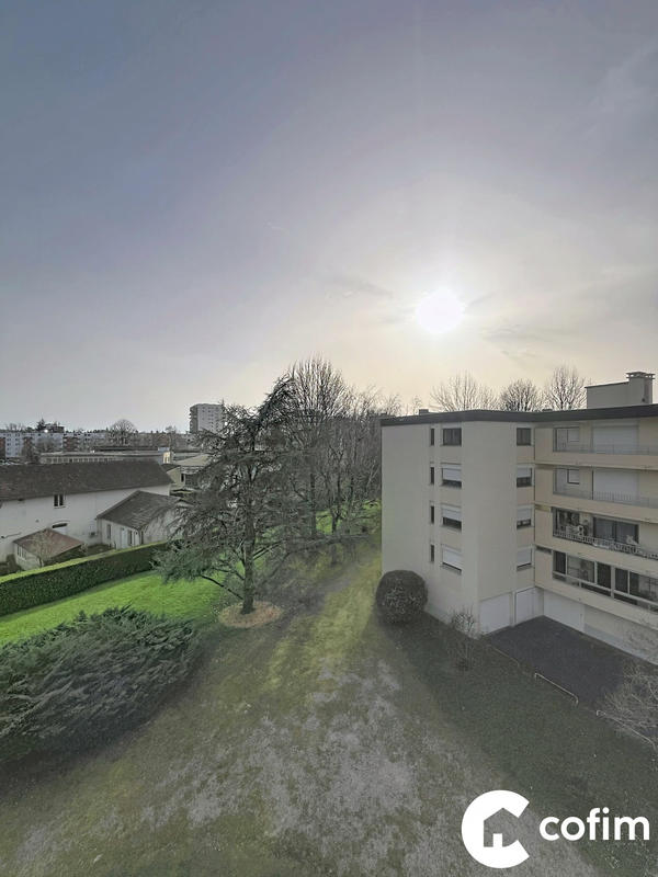 Appartement - 84 m² - 3 pièces