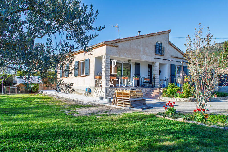 Maison - 105 m² - 6 pièces