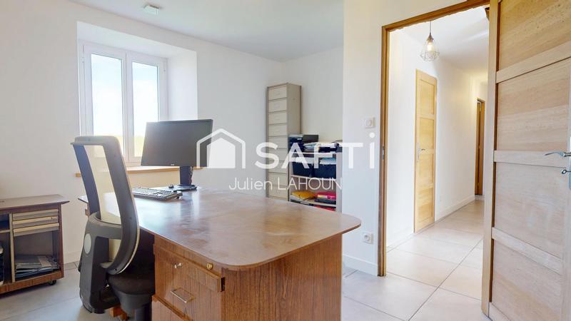 Maison - 230 m² - 8 pièces