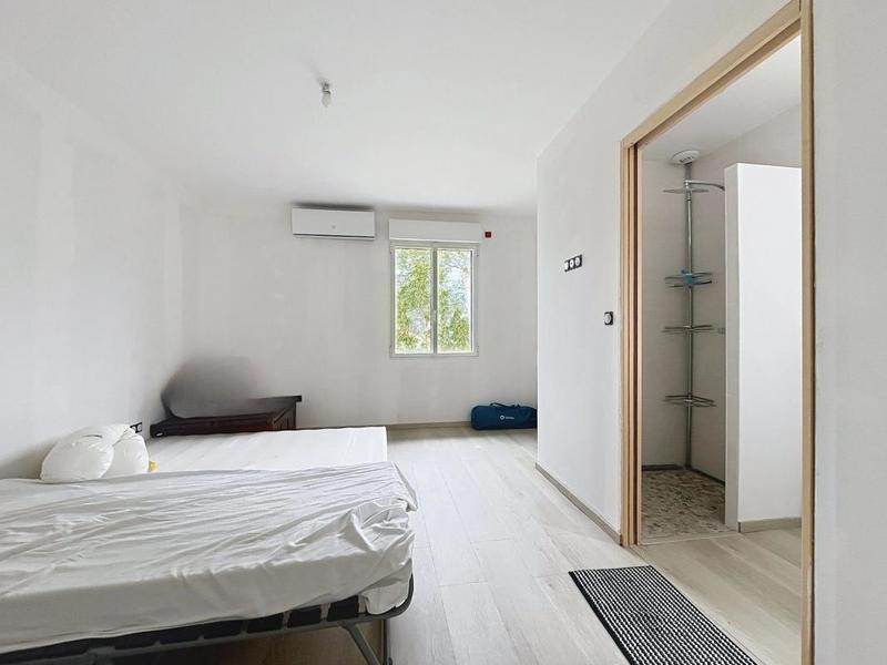 Maison - 200 m² - 4 pièces