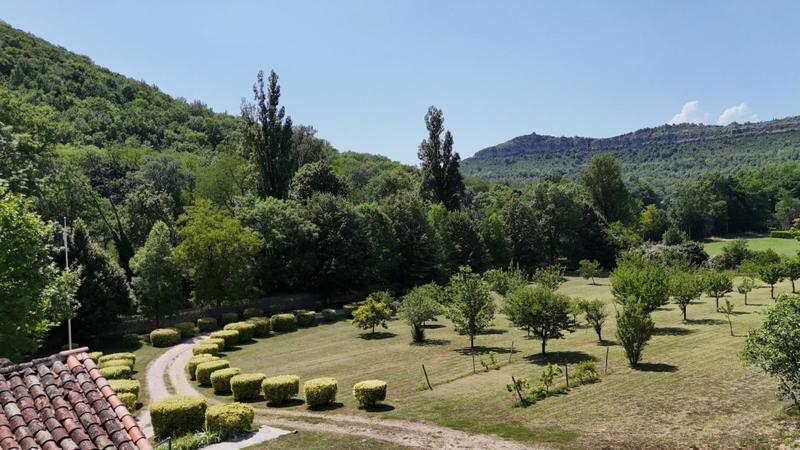 Demeure - 426 m² - 15 pièces