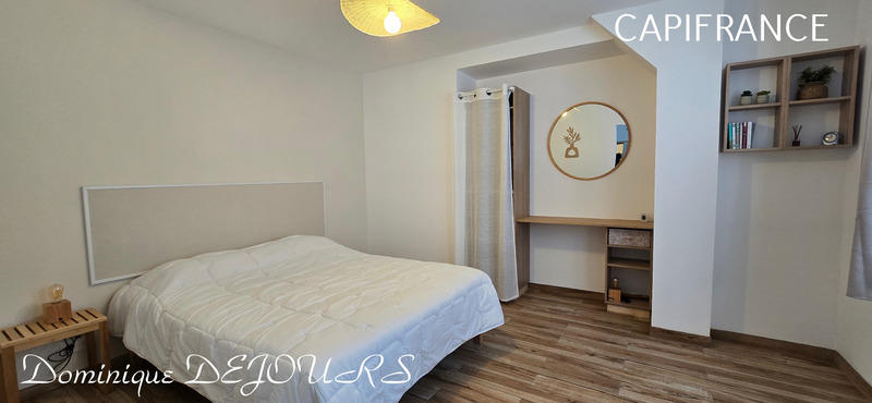 Maison - 230 m² - 9 pièces