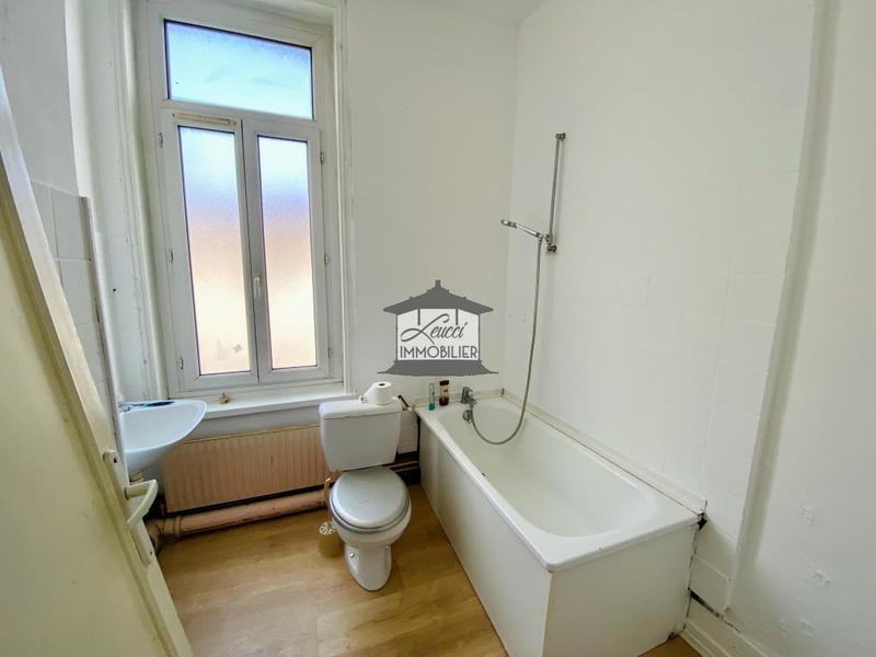 Local commercial - 196 m² - 3 pièces