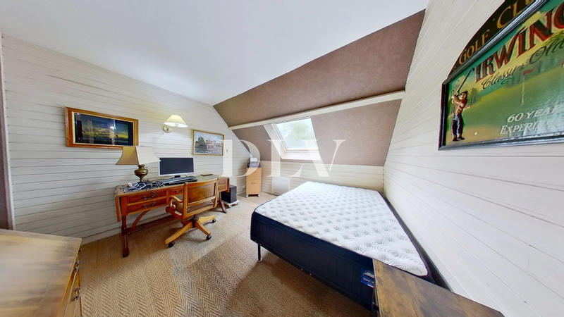 Maison - 194 m² - 6 pièces