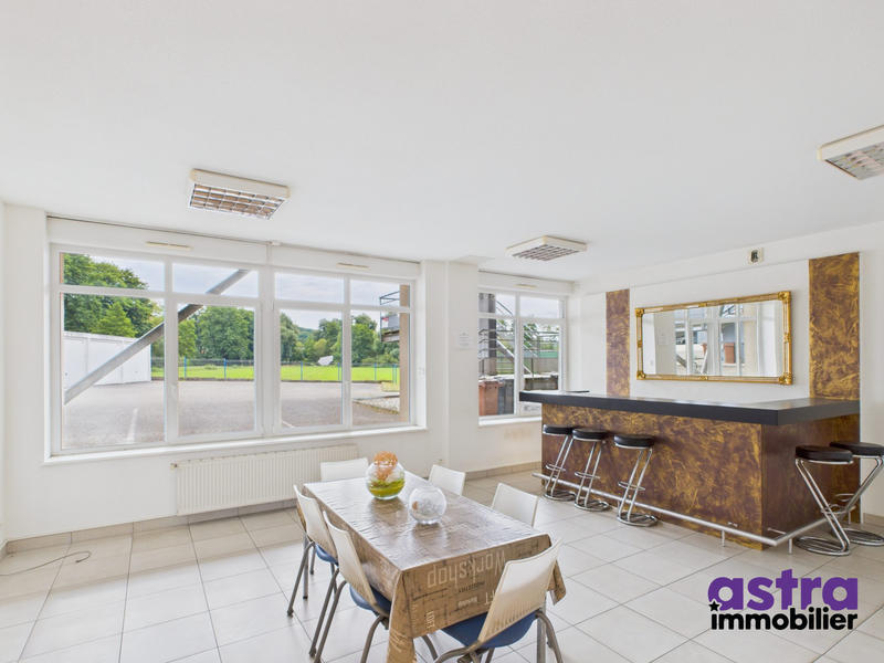 Local commercial - 1 243 m²