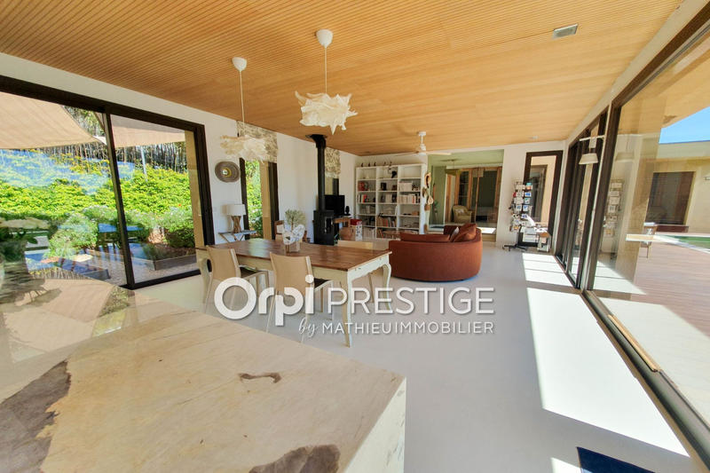 Villa - 141 m² - 4 pièces