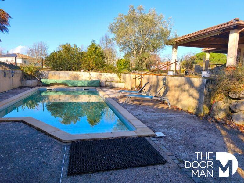 Maison - 102 m² - 5 pièces