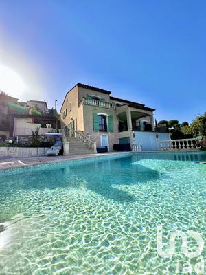 Maison - 295 m² - 9 pièces