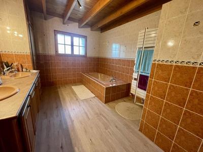 Maison - 167 m² - 6 pièces